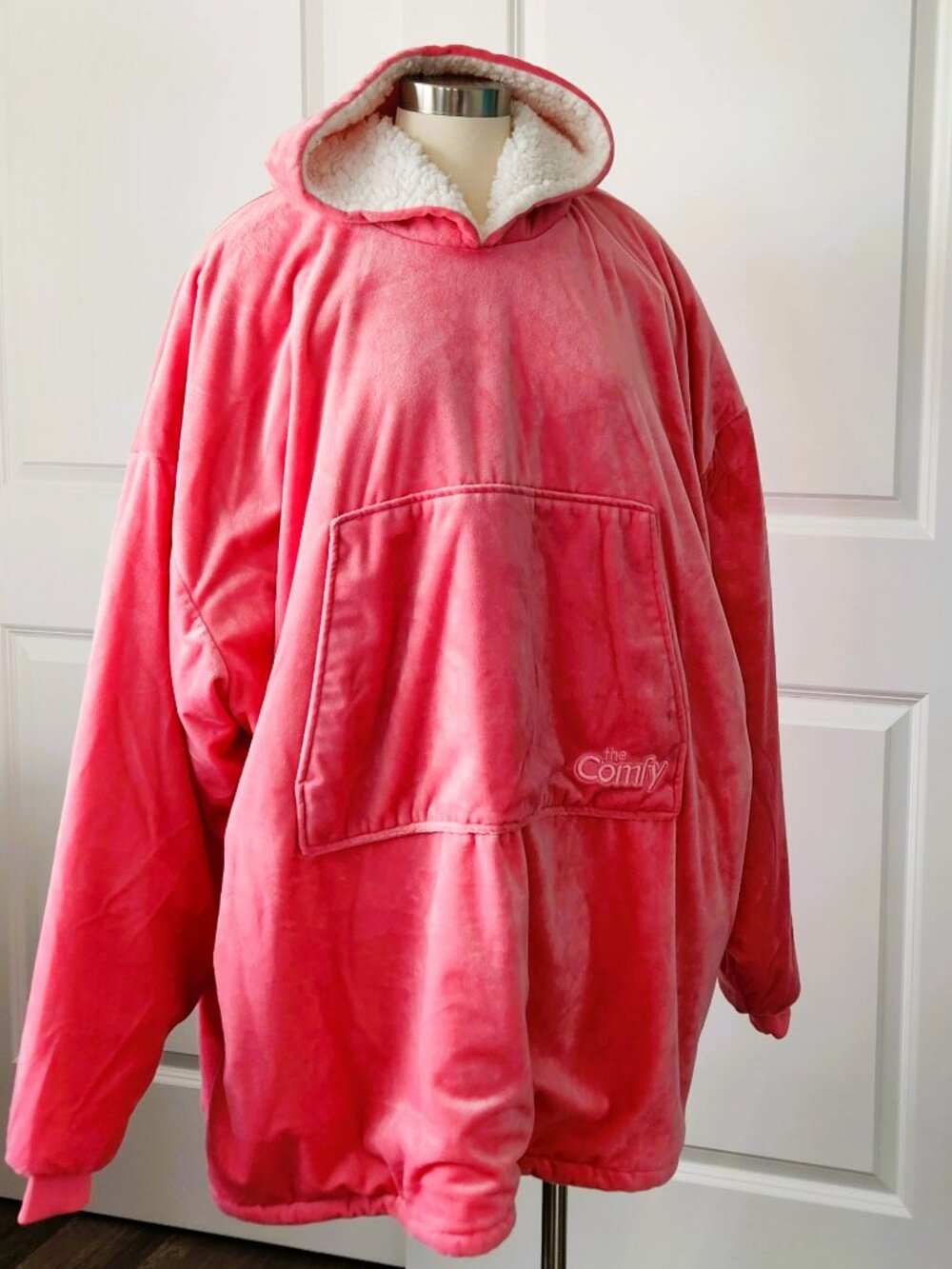 The Comfy Dream Wearable Blanket Bright Pink One Size